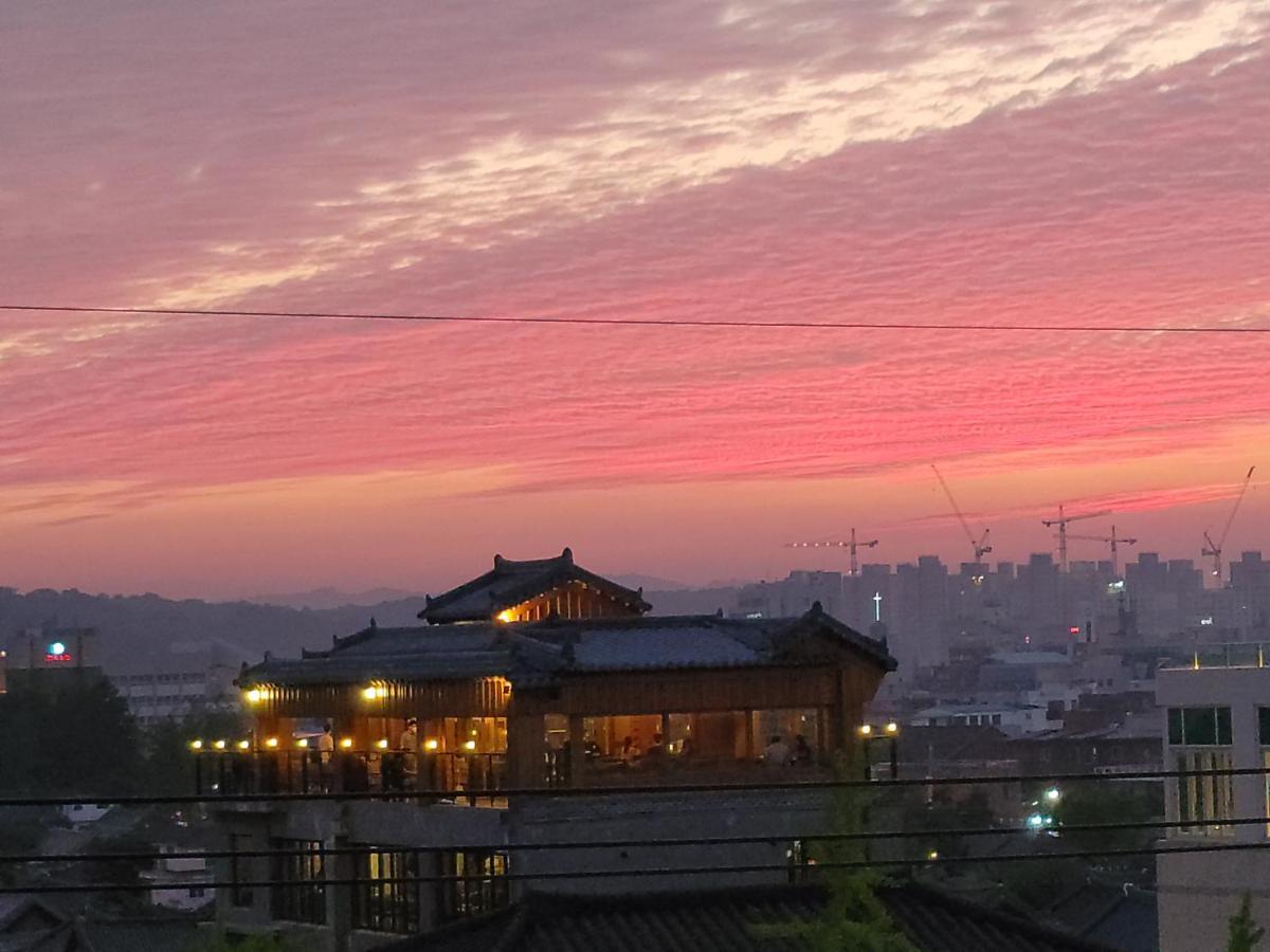 Отель Jeongga Hanok Чонджу Экстерьер фото